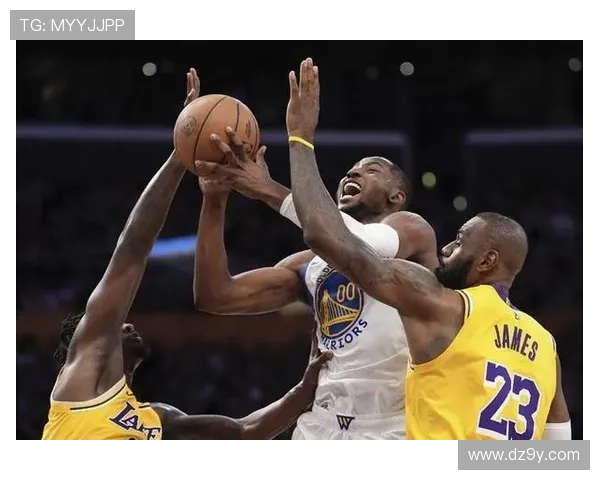 湖人逆转勇士詹姆斯砍下三双率队取胜库里无力回天球队陷入连败危机