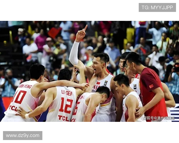 中国男篮成功逆袭击败韩国队，晋级亚洲杯四强，拼劲十足展现团队实力
