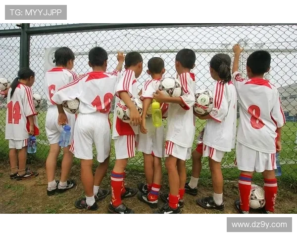 中国足球新政落地 本土球员与外援比拼激烈 新赛季或迎来颠覆性变革