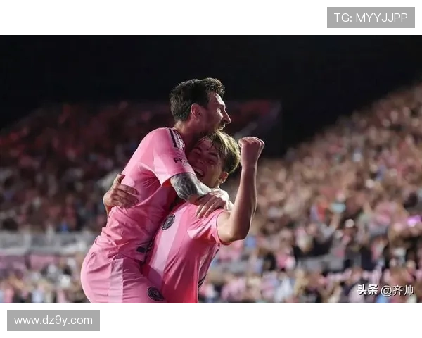 梅西加盟迈阿密国际后首度回到巴萨球场引发球迷热烈反响