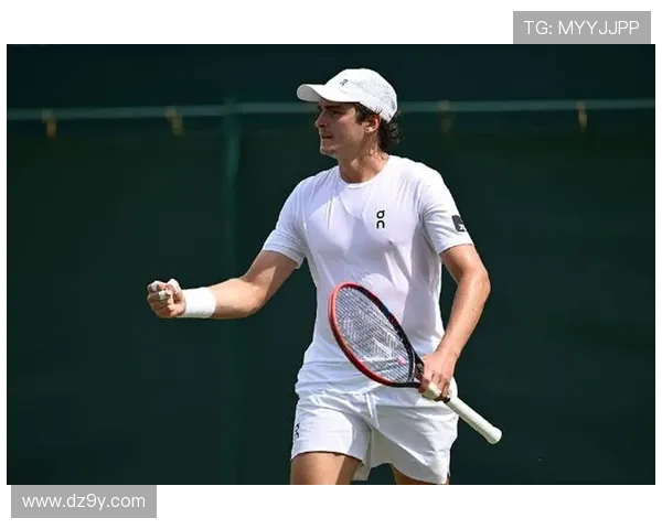 网球赛季新风潮：年轻球员崭露头角，老将们挑战极限巅峰对决