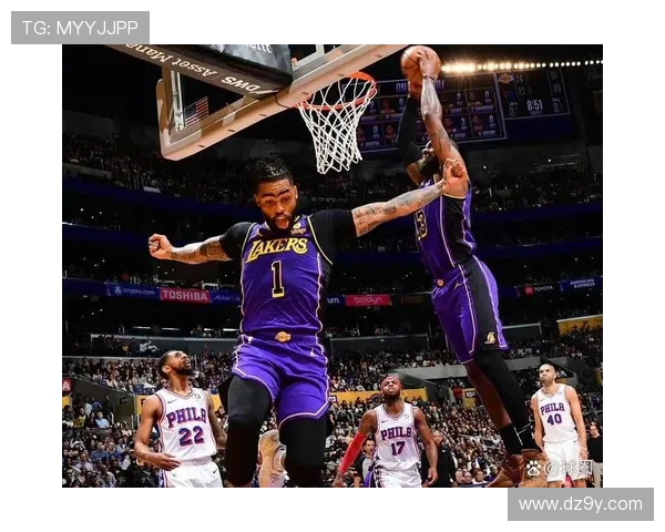 詹姆斯领衔湖人季前赛首战大胜,浓眉状态回暖,威少进攻端火力全开 詹姆斯领衔湖人季前赛首战大胜,浓眉状态回暖,威少进攻端火力全开